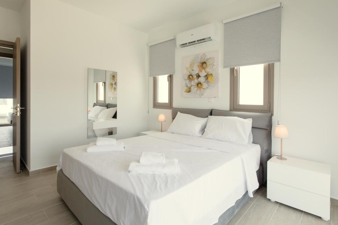 Palm Tree Villas Livadhia Екстериор снимка